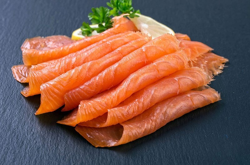 Giá trị dinh dưỡng từ cá hồi - Tác dụng của cá hồi với sức khỏe lưu ý khi ăn cá hồi
